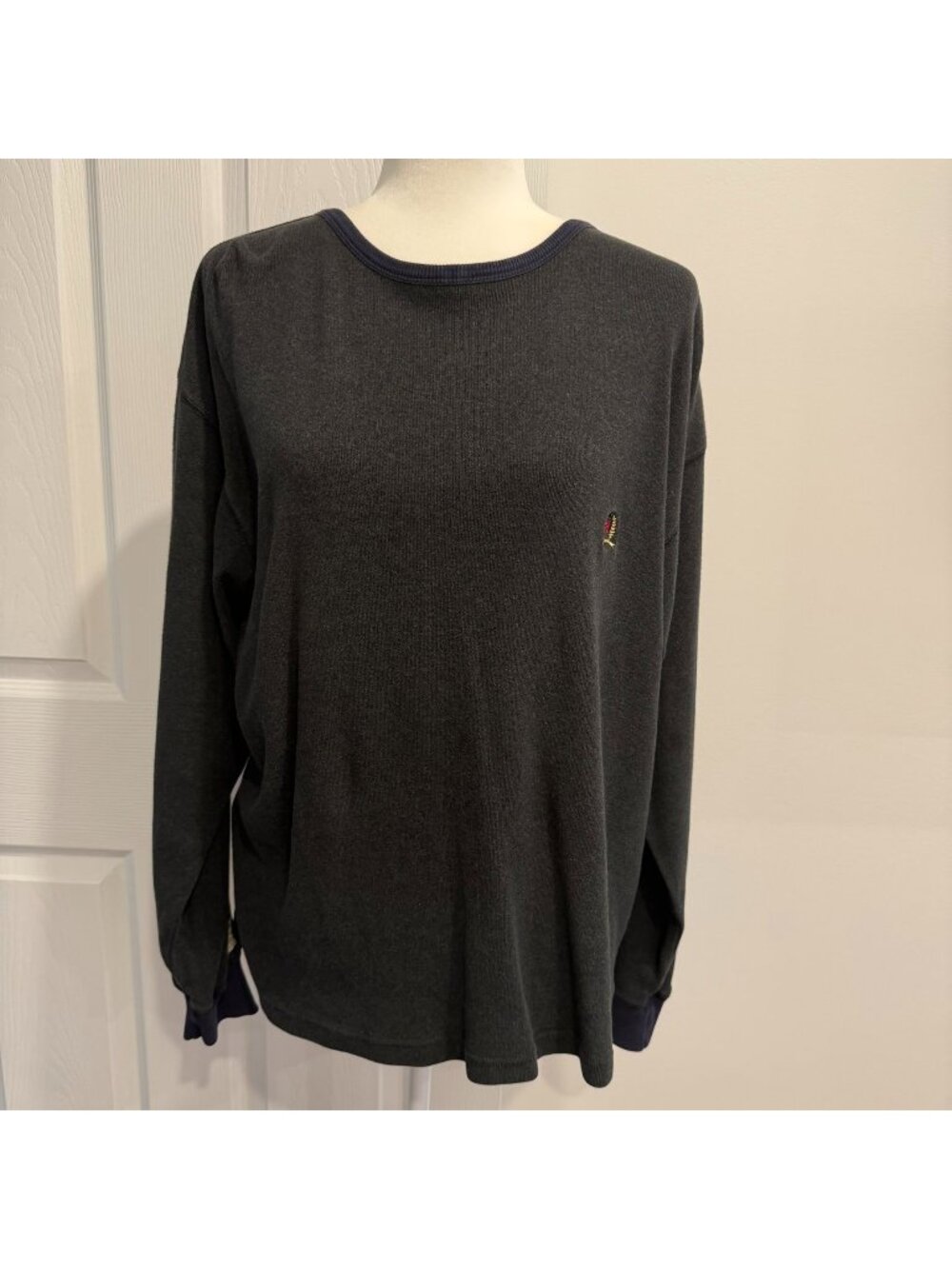 Vintage 90s Tommy Hilfiger Relaxed Embroidered Crest Crewneck Sweater Size Small